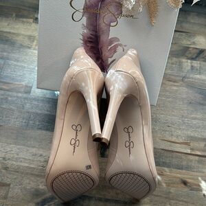 Size 8 Blush super patent heels♥️